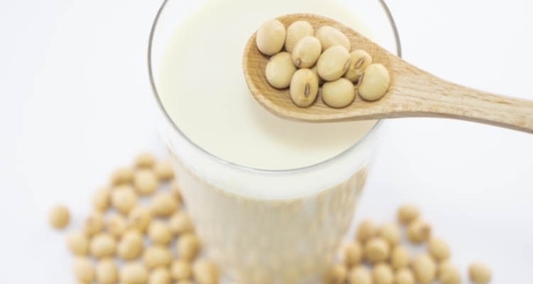 豆乳にカルシウムはどのくらい含まれる？おすすめヴィーガンレシピ10個付き【管理栄養士監修】