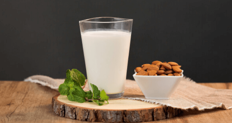 アーモンドミルクがダイエットにおすすめな理由は？植物性ミルクで比較！